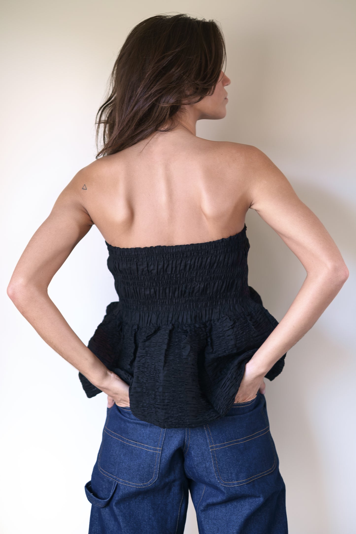 ACACIA-Roslyn Shirred Top in Black