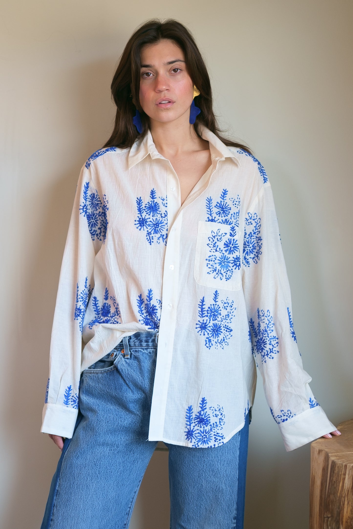 Wear Cissa -The MEN'S Shirt, 100% Natural Cotton in Floret Handstitch