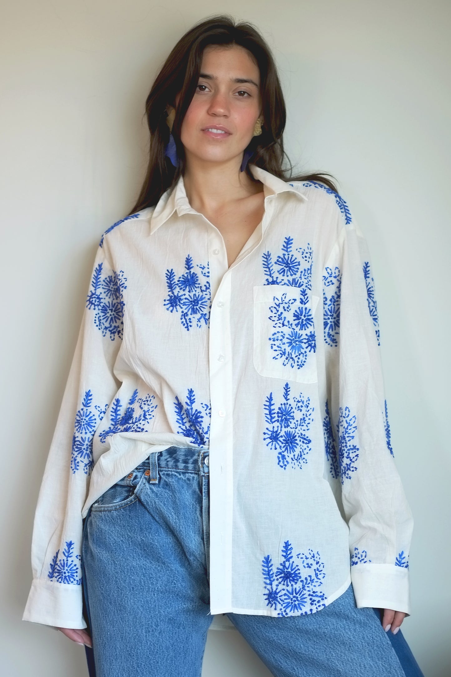 Wear Cissa -The MEN'S Shirt, 100% Natural Cotton in Floret Handstitch