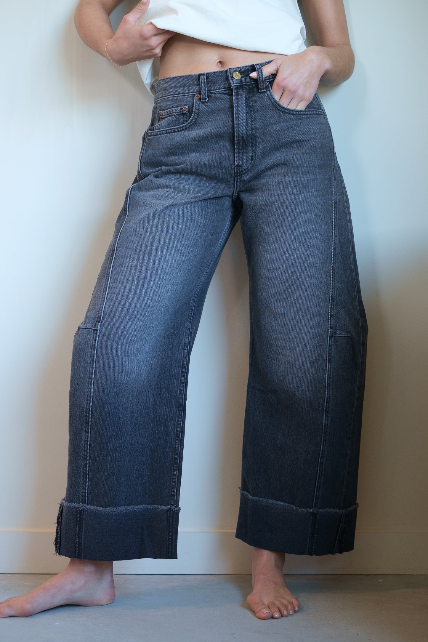 B SIDES Relaxed Lasso Cuffed Jean in Stil Black