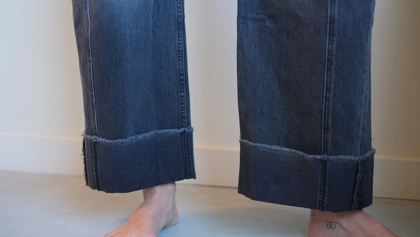 B SIDES Relaxed Lasso Cuffed Jean in Stil Black