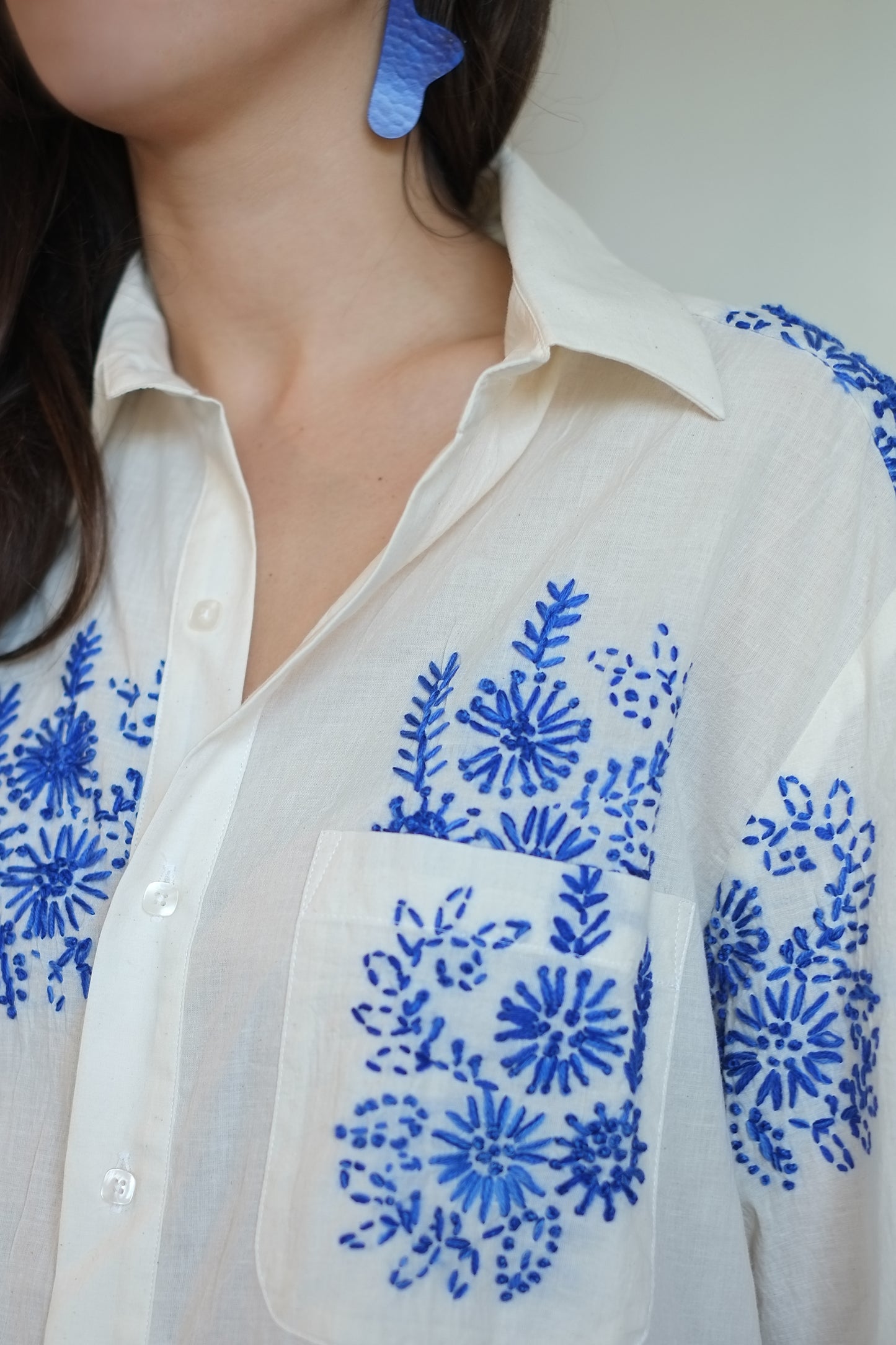 Wear Cissa -The MEN'S Shirt, 100% Natural Cotton in Floret Handstitch