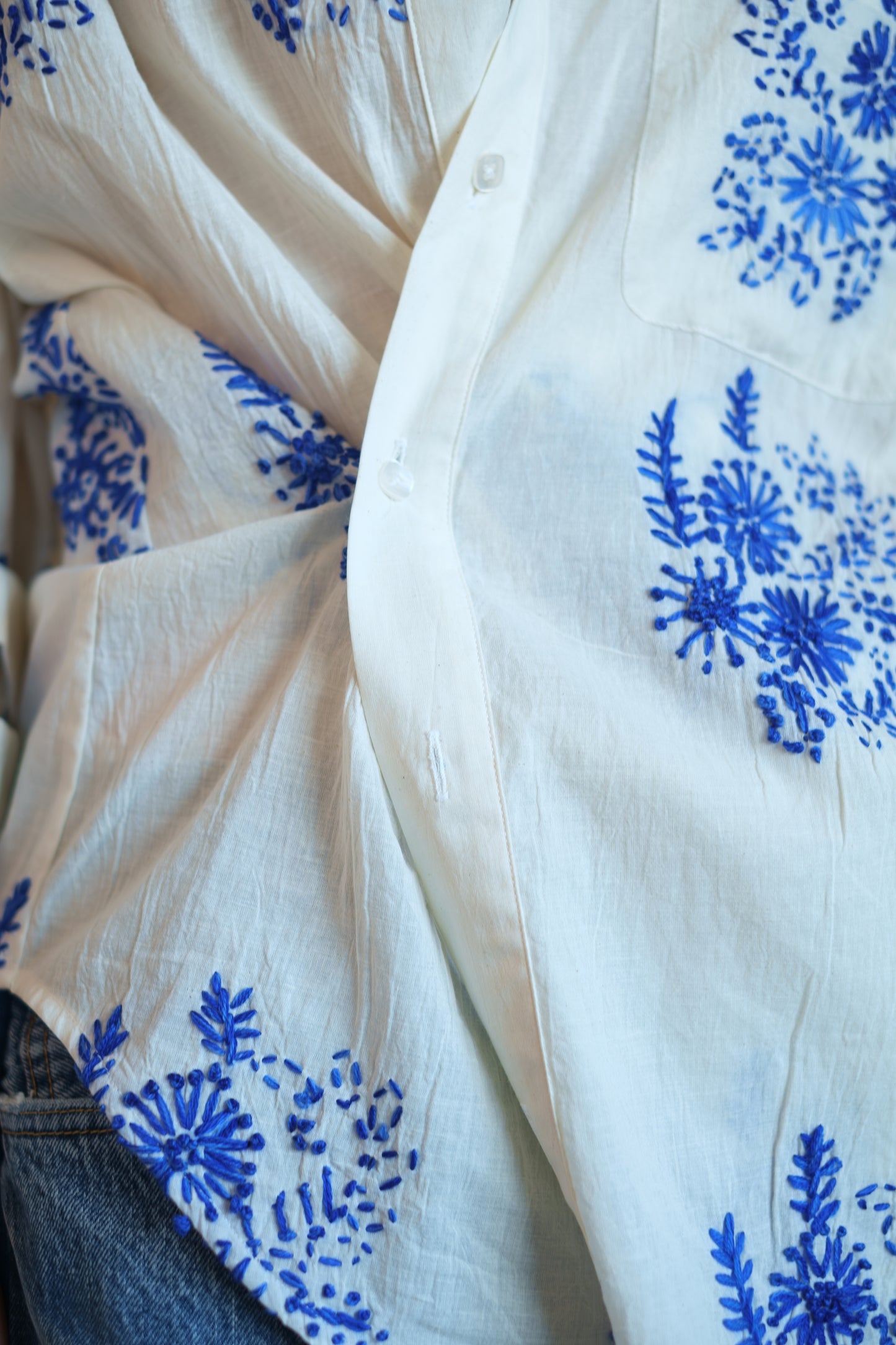 Wear Cissa -The MEN'S Shirt, 100% Natural Cotton in Floret Handstitch