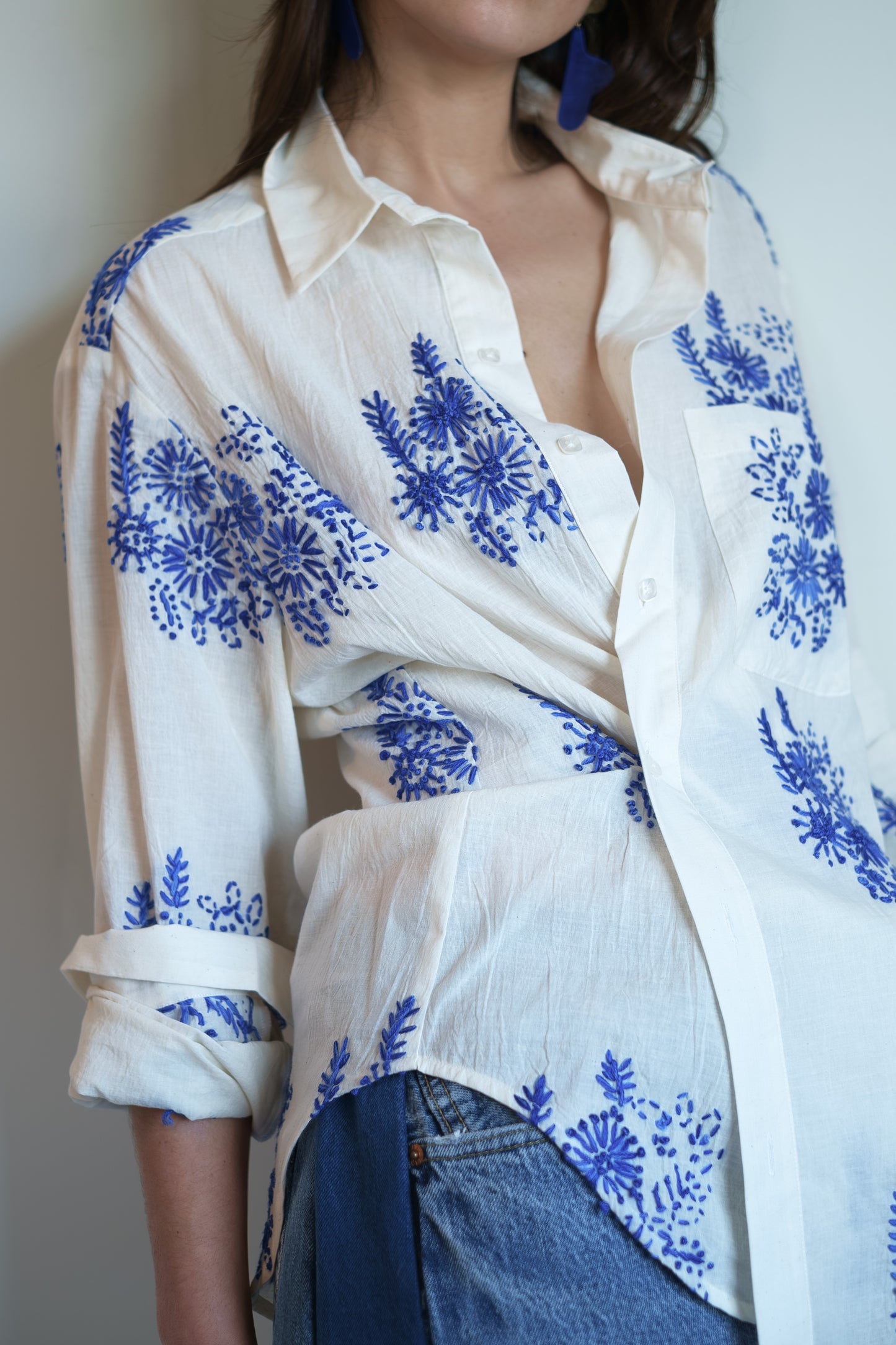 Wear Cissa -The MEN'S Shirt, 100% Natural Cotton in Floret Handstitch