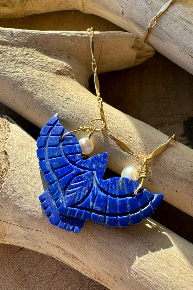 La Blonde aux Bijoux Totem Eagle in Lapis-Lazuli