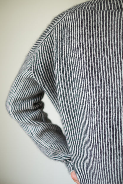 C.T.plage V Neck Pullover in Mixed Greys