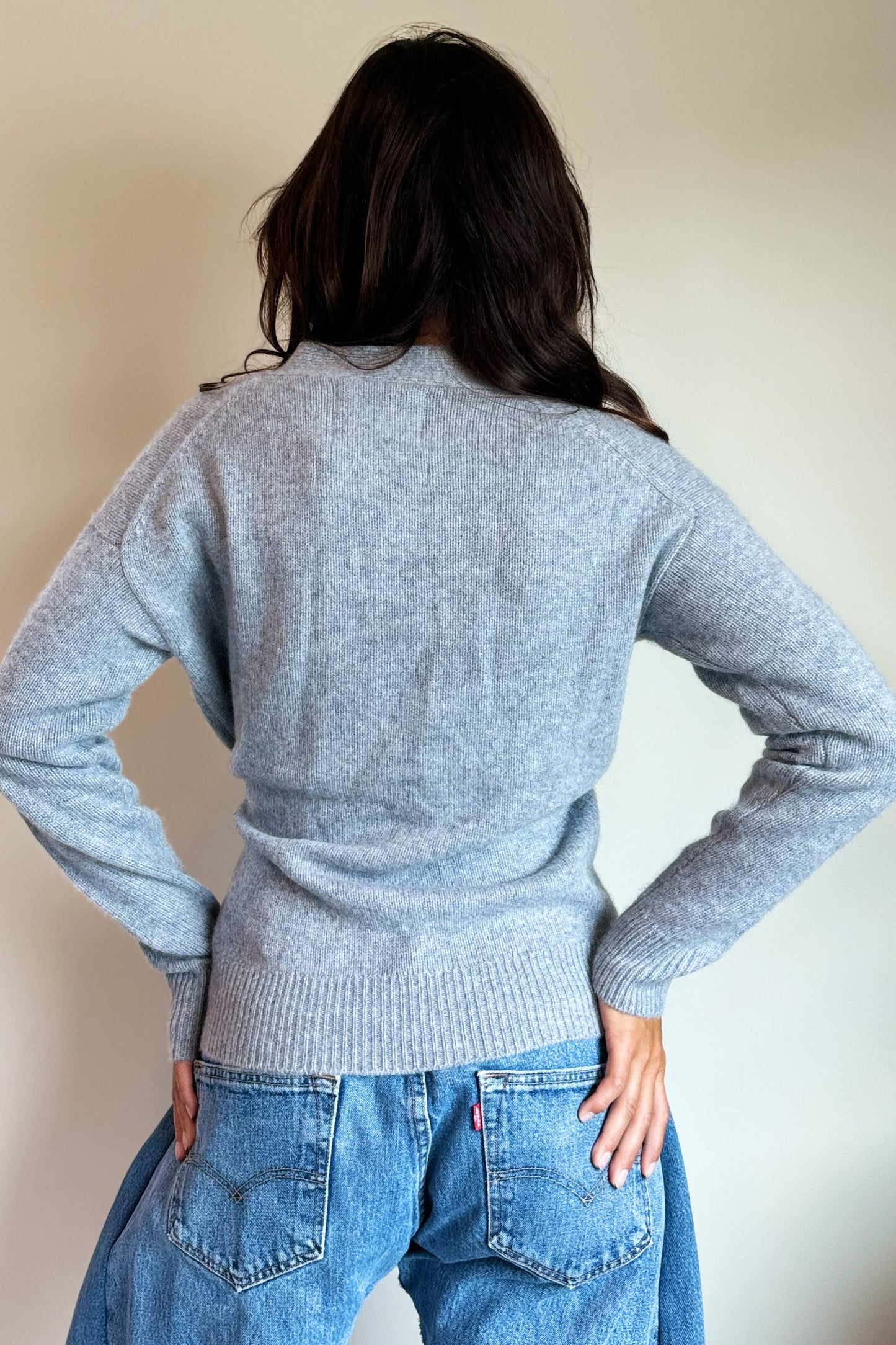 Wear Cissa The Cardigan 100% Cashmere in Grey